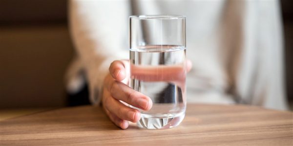 Uống đủ nước mỗi ngày tốt hơn cho sức khỏe của người nhóm máu O (Ảnh:Internet)